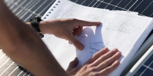 Jak zdecydować, które źródło energii odnawialnej najlepiej pasuje do Twojego domu